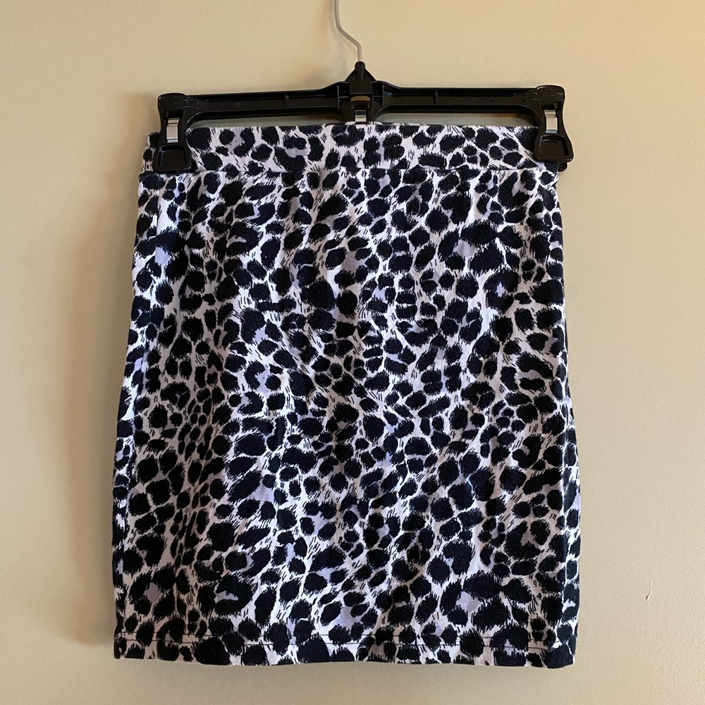 Beautiful cheetah print pencil skirt
